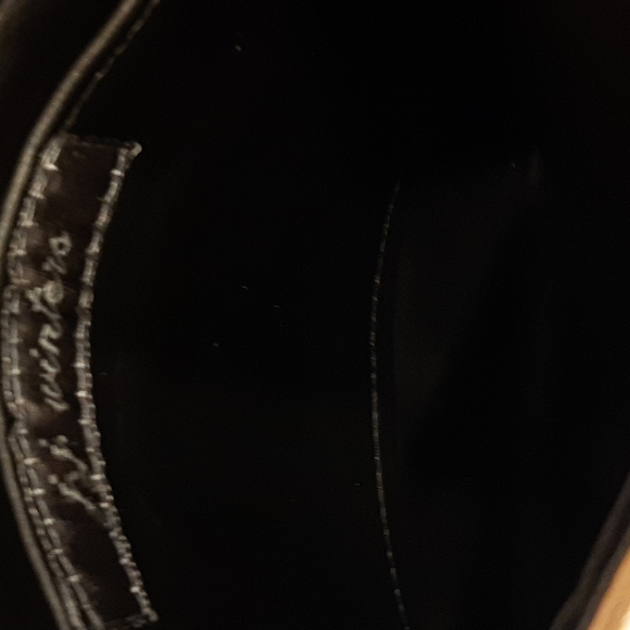 J.J Winters Women's Gold Metallic Leather Crossbody Handbag Like New - Picture 10 of 12